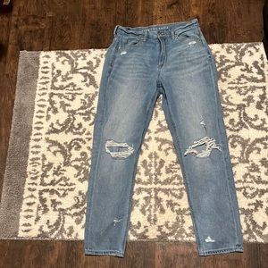 American eagle mom jeans! Size 4